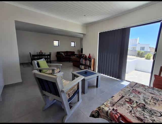 2 BEDROOM HOUSE FOR SALE IN HARBOUR LIGHTS